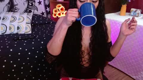 Snapshot of alexandra_jonas chatting on May 2026 02:52:01 AM alexandra_jonas online show from May 2026 02:52:01 AM