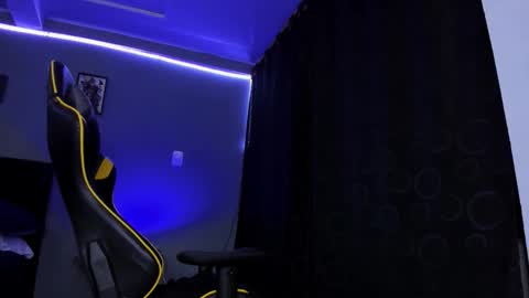 Snapshot of alexgiraldo__ chatting on September 2025 10:25:02 AM alexgiraldo__ online show from September 2025 10:25:02 AM