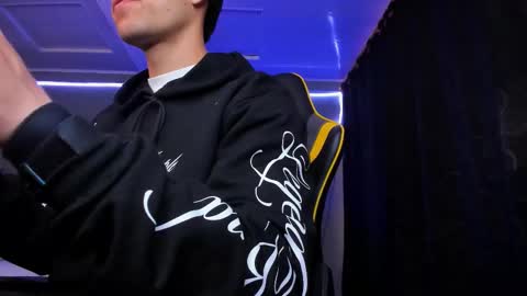 Snapshot of alexgiraldo__ chatting on December 2025 11:52:01 AM alexgiraldo__ online show from December 2025 11:52:01 AM