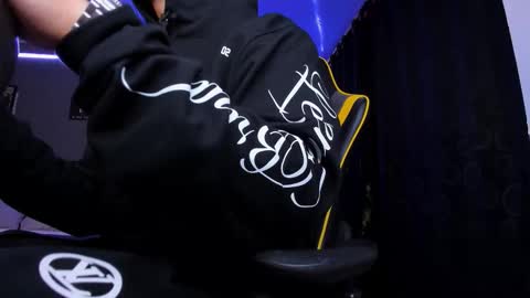 Snapshot of alexgiraldo__ chatting on December 2025 12:25:01 PM alexgiraldo__ online show from December 2025 12:25:01 PM