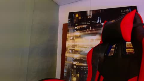 alexgiraldo__ online show from May 2026 04:56:02 PM