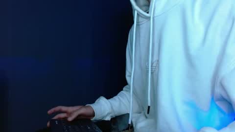 alexgiraldo__ online show from May 2026 12:23:01 PM