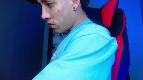 alexgiraldo__ online show from May 2026 02:06:02 AM