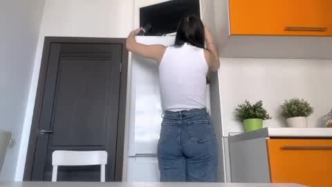 Snapshot of alexiaficke chatting on April 2026 10:30:01 AM Emila online show from April 2026 10:30:01 AM