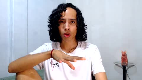 Alexis online show from April 2026 01:00:02 PM