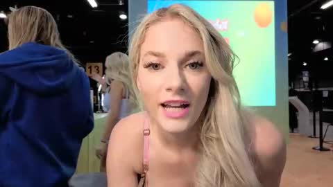 alexispaige06 online show from April 2026 05:40:01 PM