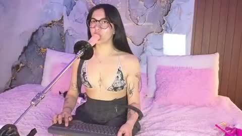 Snapshot of alice_cute77 chatting on June 2026 02:19:02 PM Mey online show from June 2026 02:19:02 PM