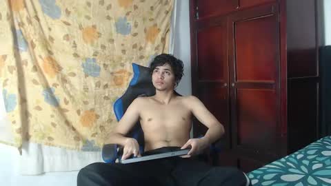 Snapshot of alice_julls chatting on May 2026 05:42:02 PM alice online show from May 2026 05:42:02 PM