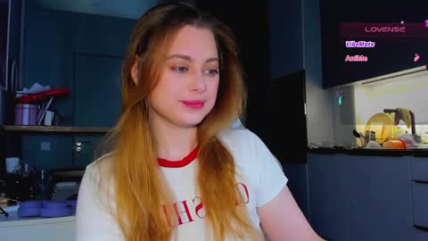 Snapshot of alice_wander chatting on May 2026 03:46:02 AM Alice online show from May 2026 03:46:02 AM