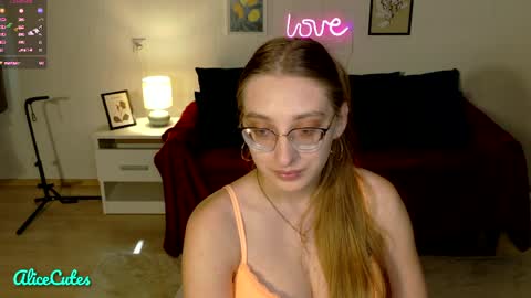 AliceCutes online show from April 2026 01:59:01 PM