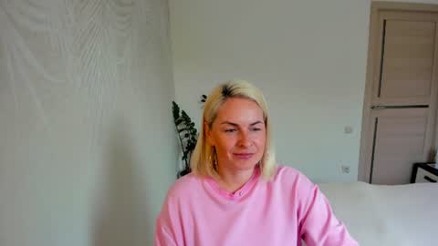 Snapshot of alicee__grace chatting on June 2026 09:03:02 AM Alicee online show from June 2026 09:03:02 AM