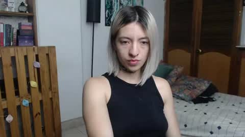 alicee_logan_ online show from July 2026 01:43:01 AM