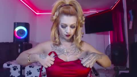 Snapshot of aliceesmiths chatting on January 2025 06:46:01 PM aliceesmiths online show from January 2025 06:46:01 PM