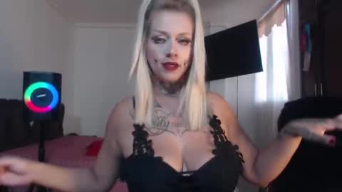 Snapshot of aliceesmiths chatting on November 2025 12:27:02 PM aliceesmiths online show from November 2025 12:27:02 PM