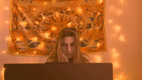 Alice online show from April 2026 05:05:01 AM