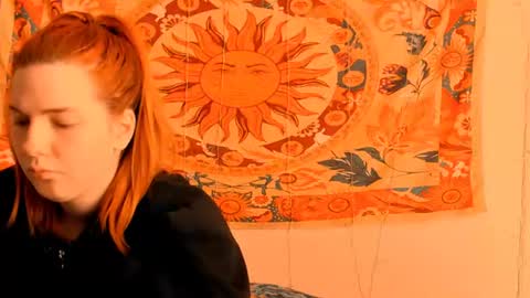 Snapshot of aliceinredsquare_ chatting on June 2026 06:07:01 AM Alice online show from June 2026 06:07:01 AM
