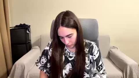 Snapshot of alicekollt chatting on June 2026 08:52:01 PM alicekollt online show from June 2026 08:52:01 PM