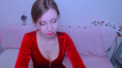 Snapshot of alicemias_ chatting on April 2026 10:43:02 AM Alice online show from April 2026 10:43:02 AM