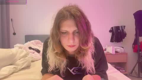 AlicePinkhead online show from November 2025 10:14:02 AM
