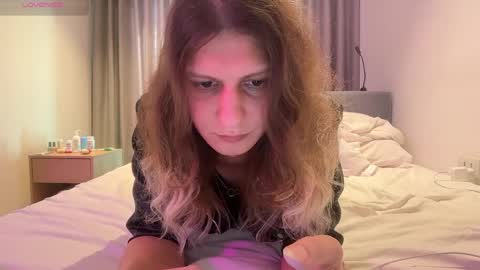 AlicePinkhead online show from April 2026 07:50:02 AM