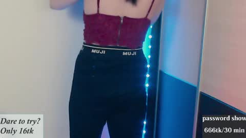 aliceriddle1 online show from April 2026 09:39:33 PM