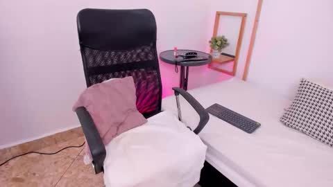 Alice online show from November 2025 04:12:02 AM