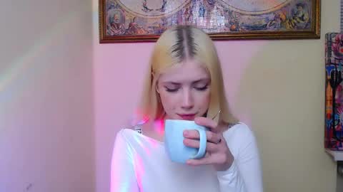 Snapshot of alicexooo_ chatting on April 2026 07:25:02 AM Alice online show from April 2026 07:25:02 AM