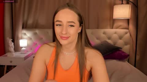 Mia online show from March 2026 02:04:01 AM