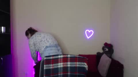 Alicia online show from April 2026 05:27:01 AM