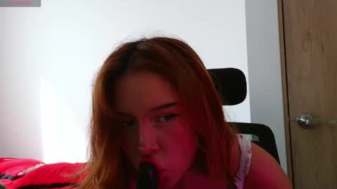 aliciia_23 online show from April 2026 08:57:01 PM
