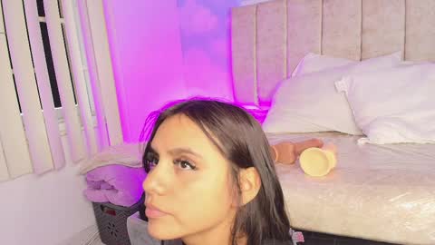 Aliclark online show from April 2026 07:04:02 PM