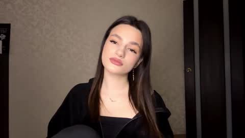 Niki online show from March 2026 03:40:01 PM