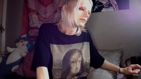 Snapshot of alien_bella chatting on February 2026 12:45:02 AM Alien Bella online show from February 2026 12:45:02 AM