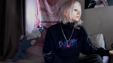 Snapshot of alien_bella chatting on March 2026 02:32:01 PM Alien Bella online show from March 2026 02:32:01 PM