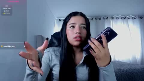 aliice_walker_ online show from March 2026 04:02:02 PM