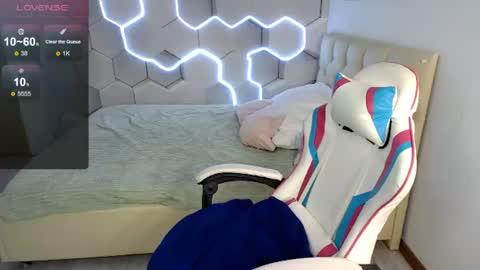 Snapshot of aliicemeow chatting on June 2026 05:56:01 AM aliicemeow online show from June 2026 05:56:01 AM