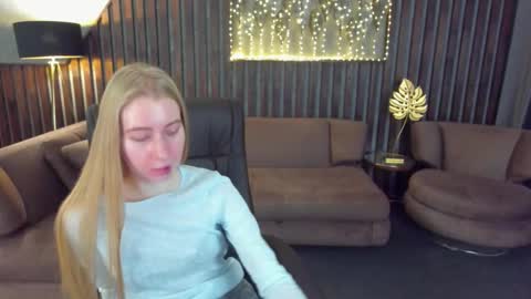 Snapshot of alina__blonde chatting on February 2026 06:46:01 AM Alina online show from February 2026 06:46:01 AM