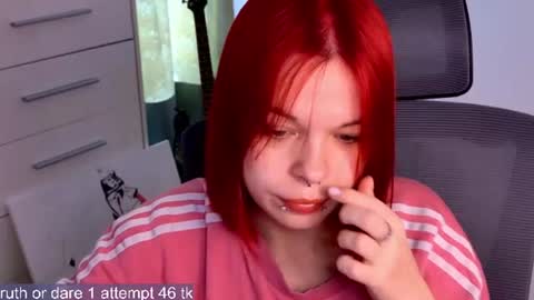 Snapshot of alinabae chatting on June 2026 08:15:01 AM Alina and Ben online show from June 2026 08:15:01 AM