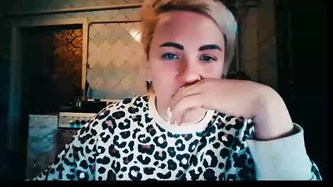 Snapshot of alinafrey_ chatting on January 2026 10:19:02 AM Alina online show from January 2026 10:19:02 AM