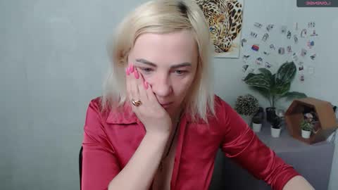 Snapshot of alinafrey_ chatting on February 2026 05:45:01 AM Alina online show from February 2026 05:45:01 AM