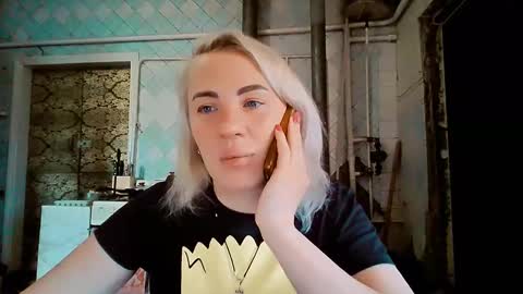 Snapshot of alinafrey_ chatting on February 2026 08:40:01 AM Alina online show from February 2026 08:40:01 AM