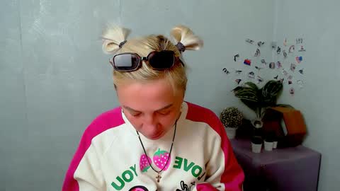 Alina online show from May 2026 04:28:02 AM