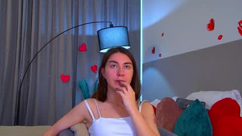 Snapshot of alisaalarie chatting on June 2026 07:03:01 AM Alisa online show from June 2026 07:03:01 AM