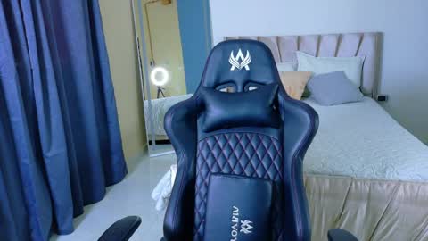 Alisha online show from April 2026 01:58:02 PM