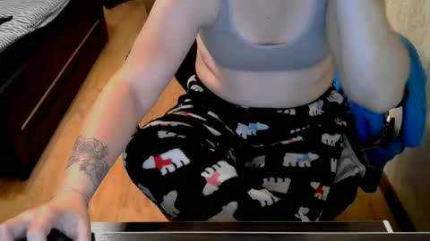 Snapshot of alisia18 chatting on January 2026 03:16:02 PM Alisa online show from January 2026 03:16:02 PM