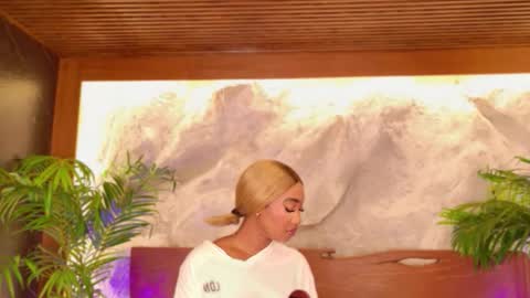 Alison Moon  online show from March 2026 10:04:02 PM