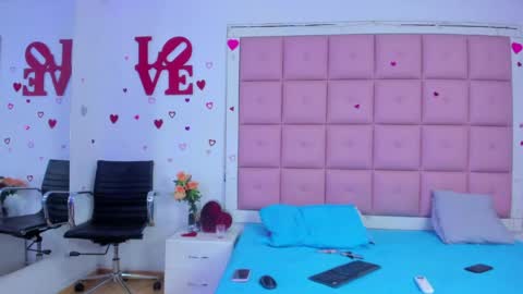 Aliss and Aron online show from March 2026 12:50:02 PM