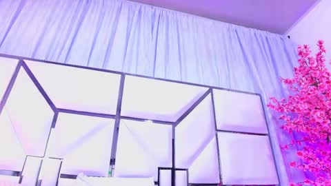 Allicia online show from April 2026 12:32:01 PM