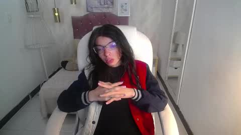 Snapshot of alllyson_ chatting on November 2025 09:02:01 PM alison online show from November 2025 09:02:01 PM