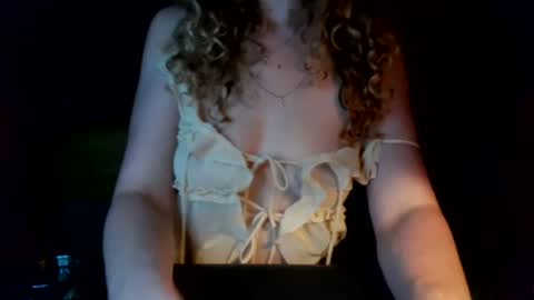 Snapshot of allycat4xoxo chatting on June 2026 03:42:01 AM allycat4xoxo online show from June 2026 03:42:01 AM